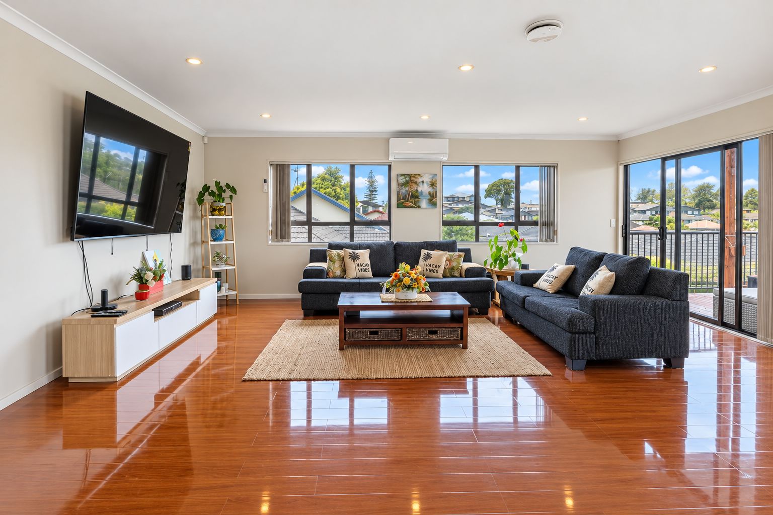 Family lounge — 19 Nanleen Rise, The Gardens, Manukau